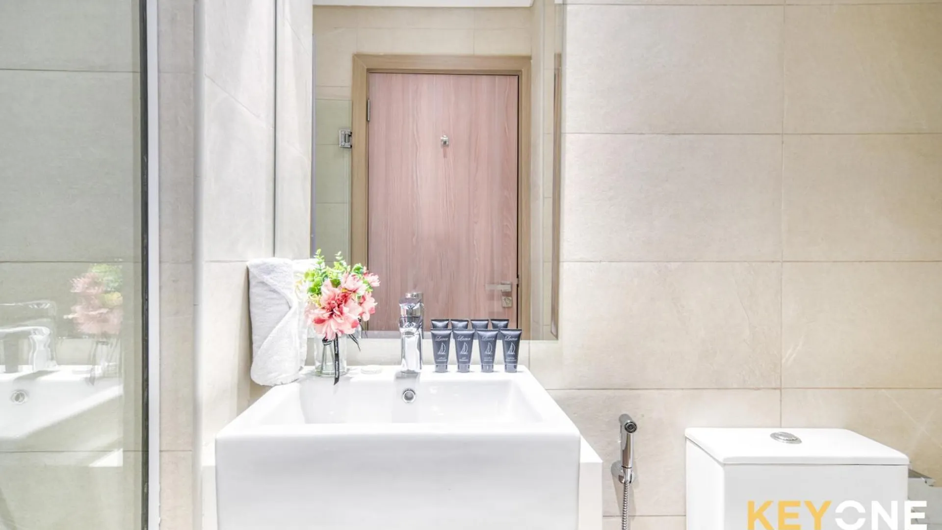Spacious Azizi Riviera Studio Dubai 0*,